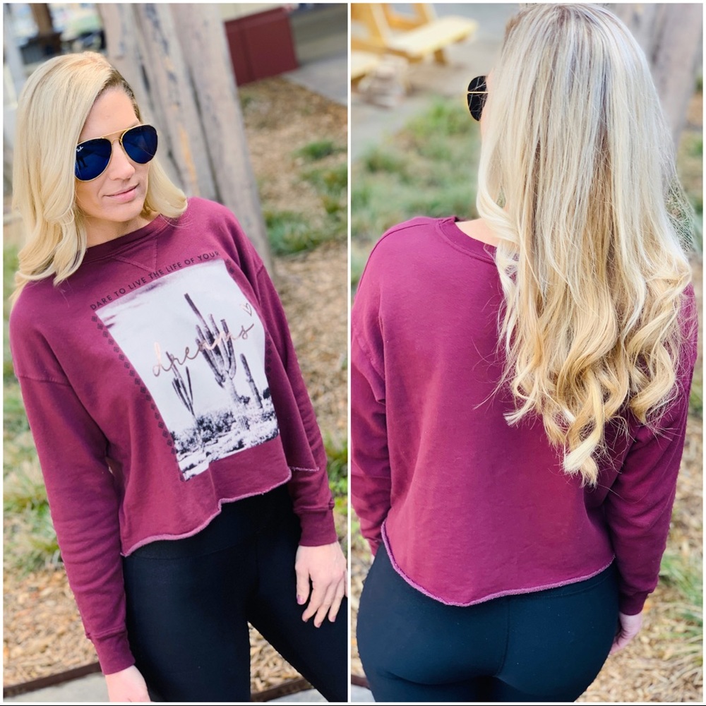 DARE TO LIVE CROP SWEATSHIRT - Picture 4 of 8